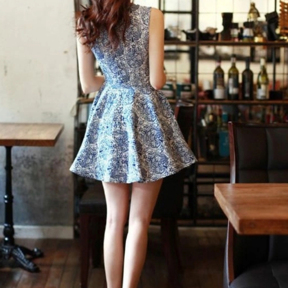 Baroque Patterned Cut-Out Skater Dress - Picture 3 of 10